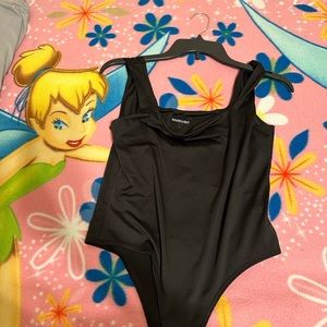 This is a never worn body suit I got it as a gift but never used it